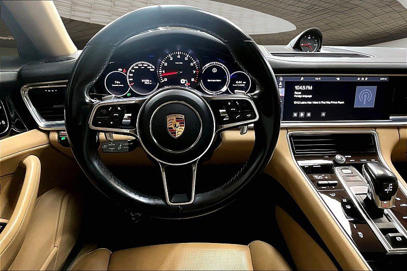 Used 2019 Porsche Panamera w/ Premium Package image 5