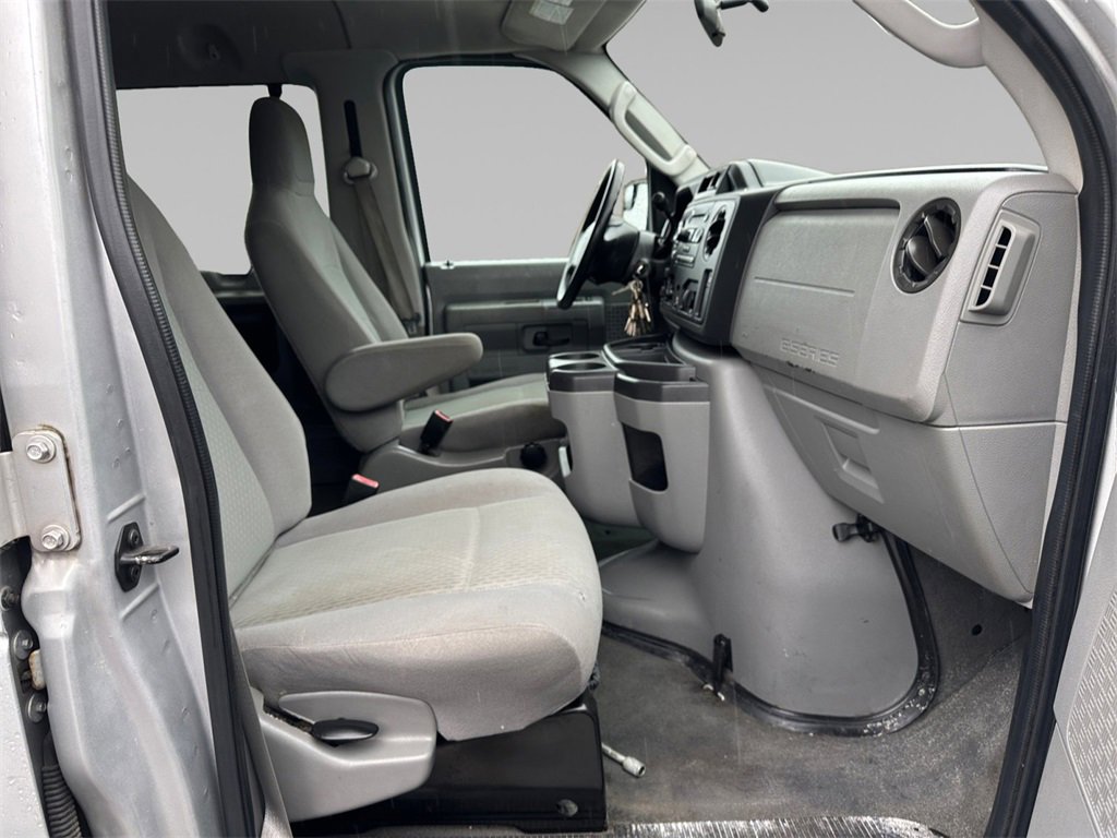 Used 2011 Ford E-350 and Econoline 350 XLT image 18