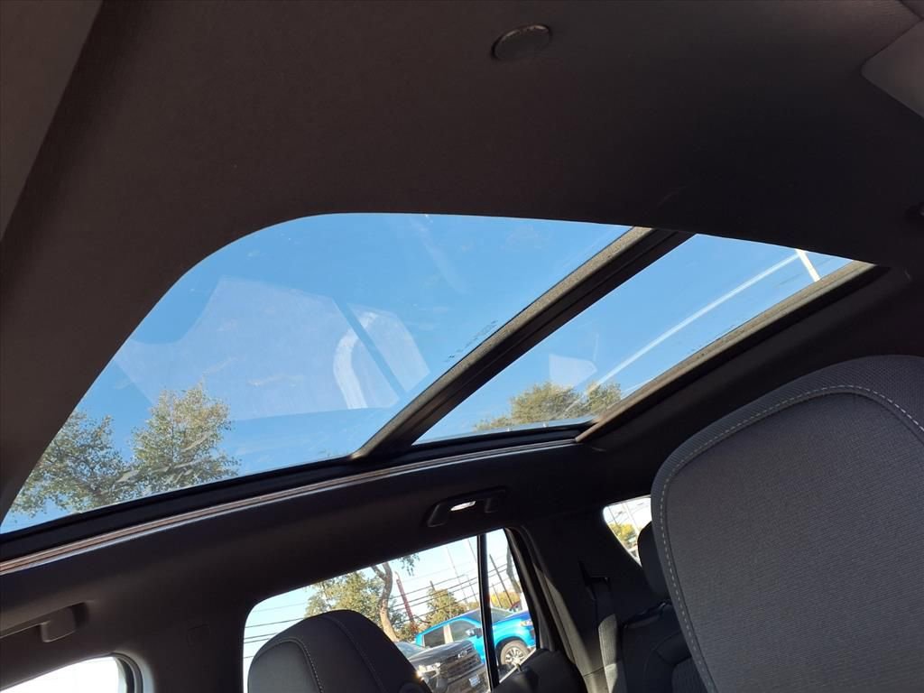 New 2026 Chevrolet Equinox LT image 8