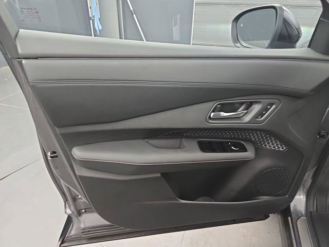 Used 2023 Nissan Ariya FWD image 25