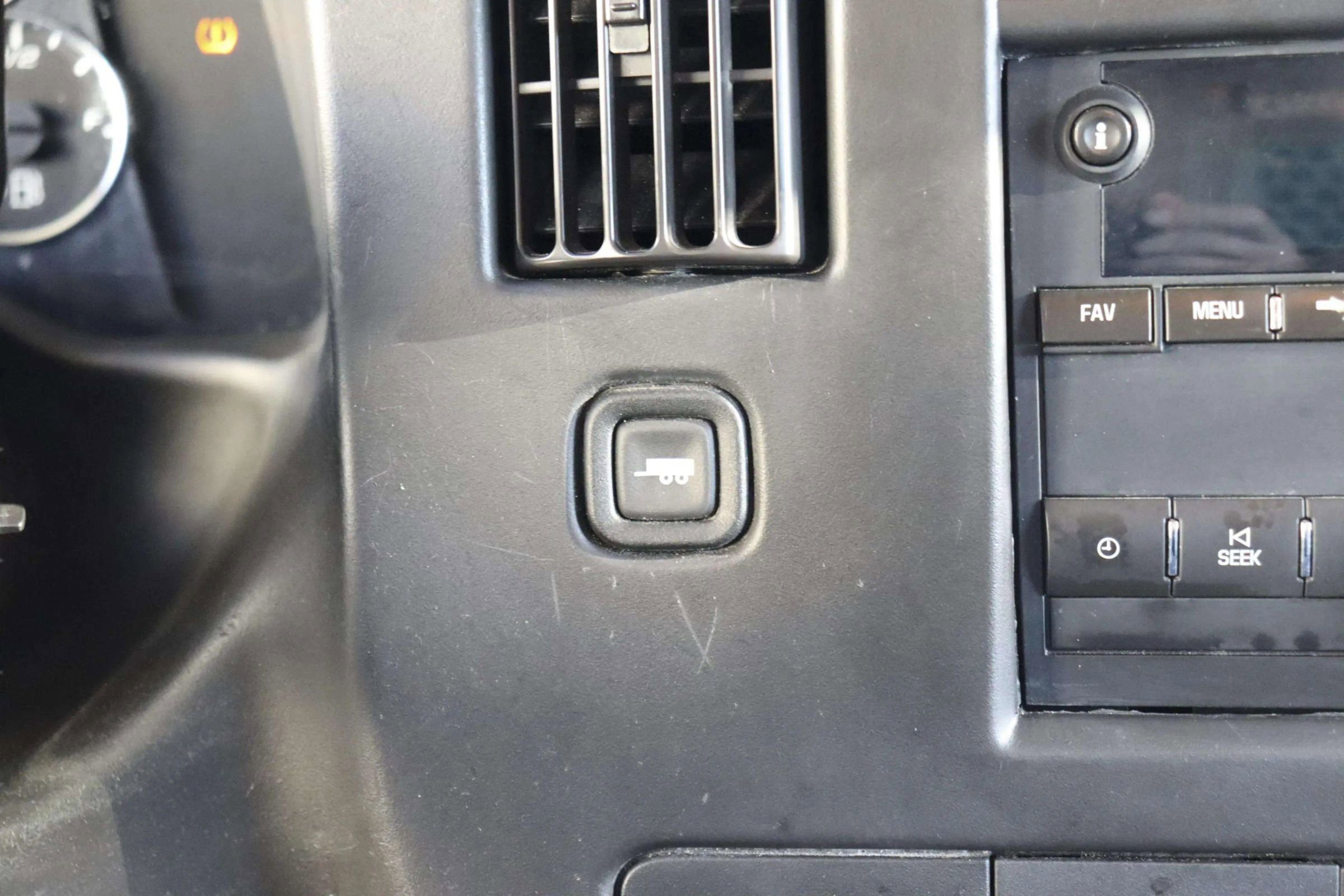 Used 2016 Chevrolet Express 2500 image 22