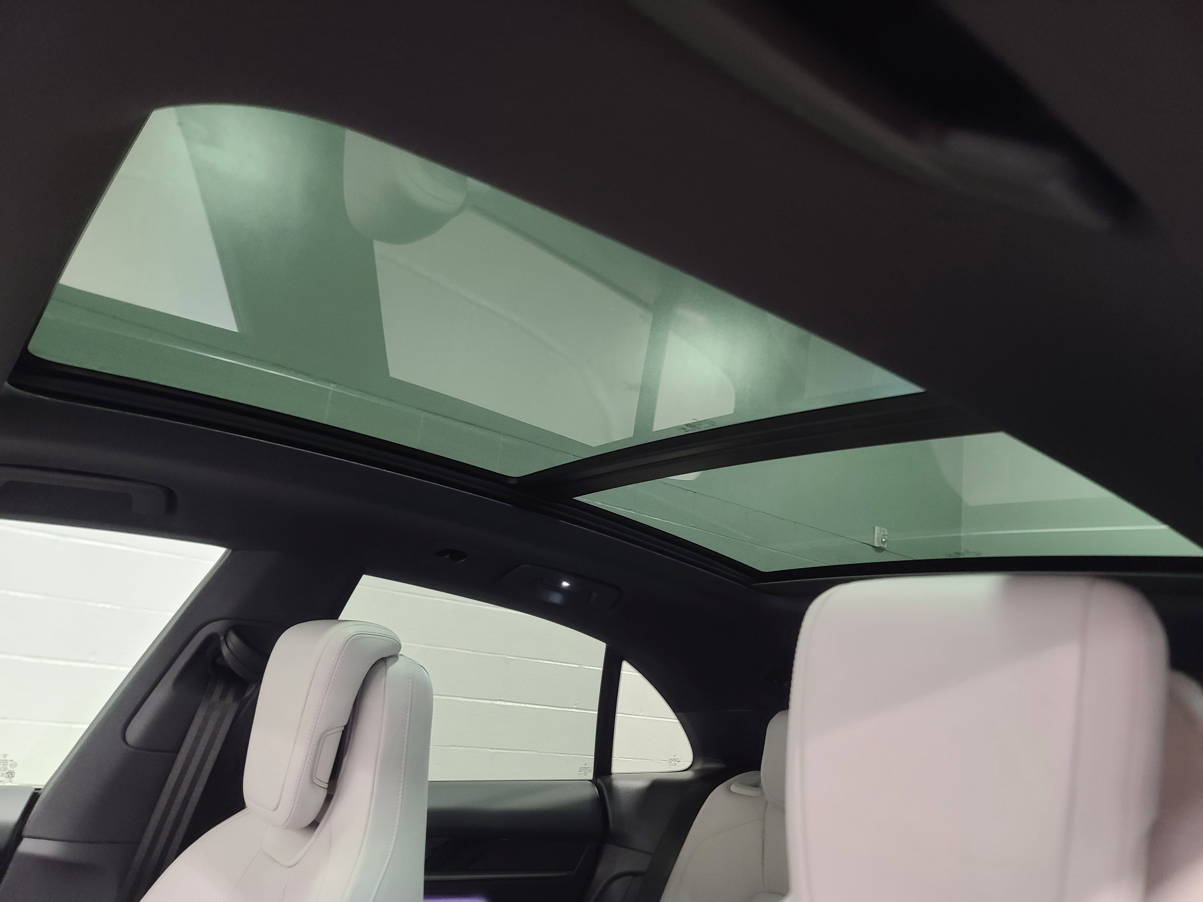 New 2026 Porsche Macan Electric RWD image 25