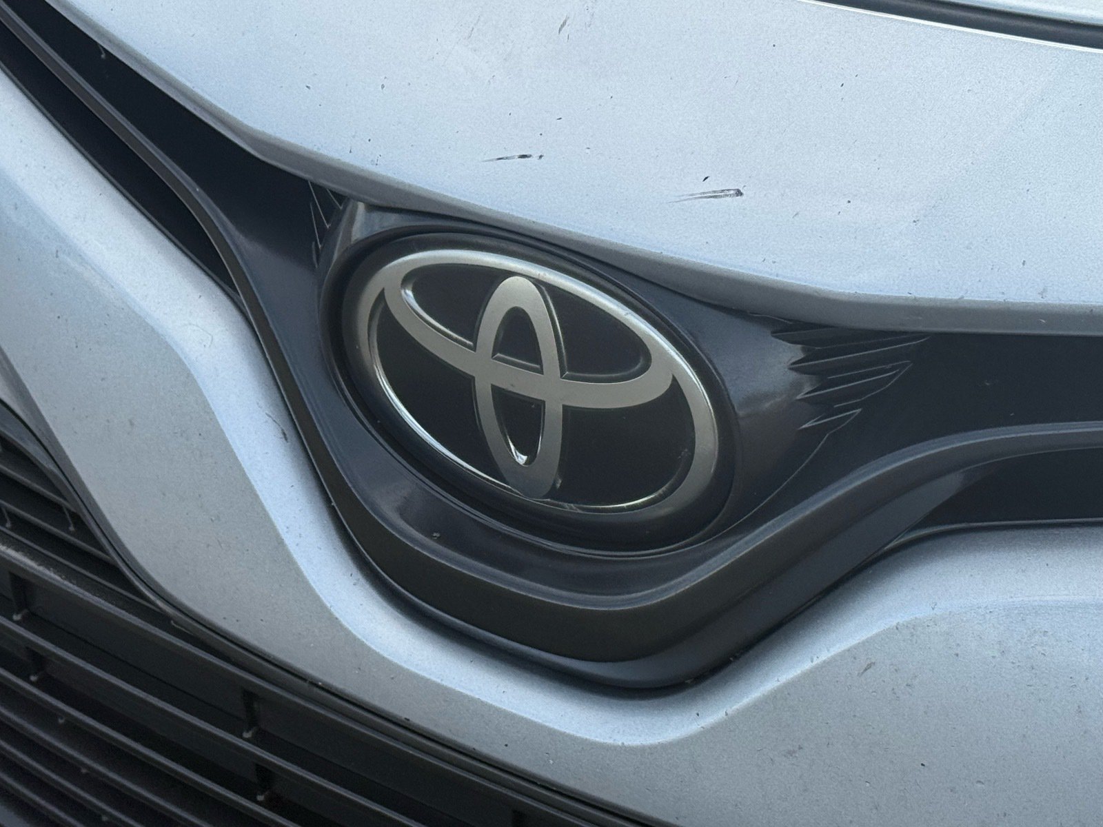 Used 2020 Toyota Camry LE w/ Carpet Mat Package FWD image 32