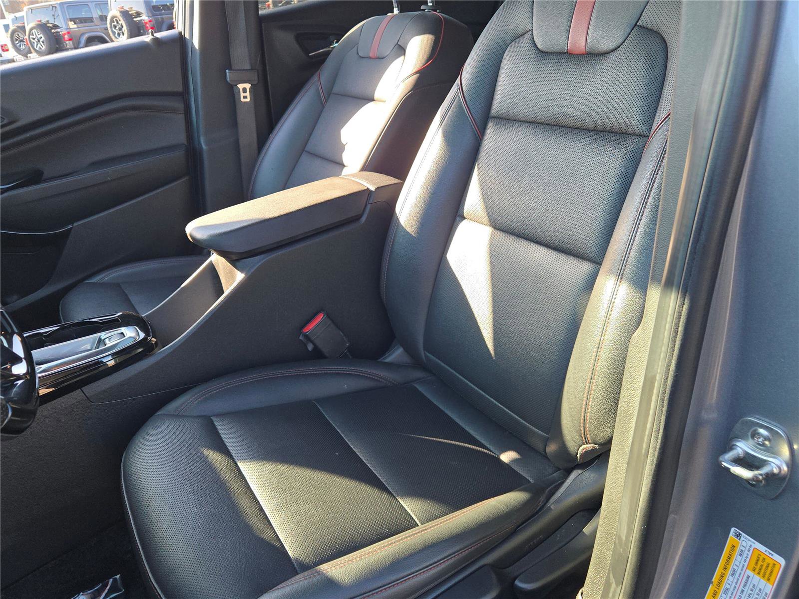 Used 2024 Chevrolet Trax RS w/ Sunroof Package image 26