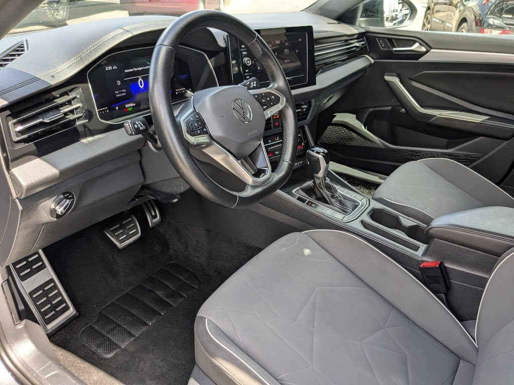 Used 2025 Volkswagen Jetta Sport FWD image 13