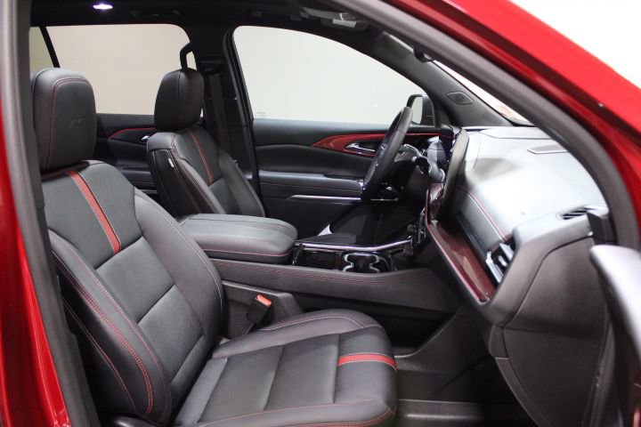 Used 2024 Chevrolet Traverse RS image 26