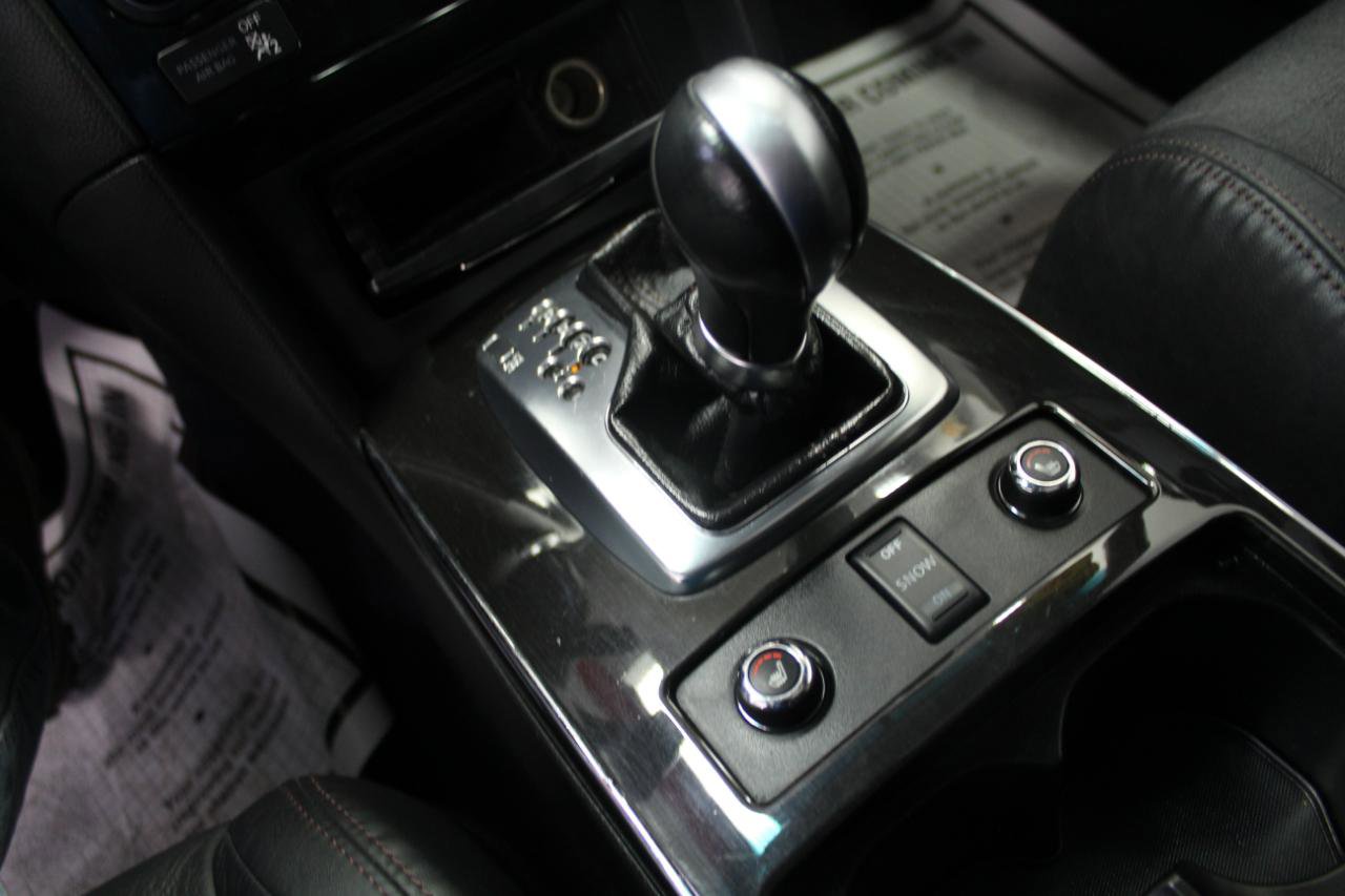 Used 2017 INFINITI QX70 AWD w/ Premium Package image 19