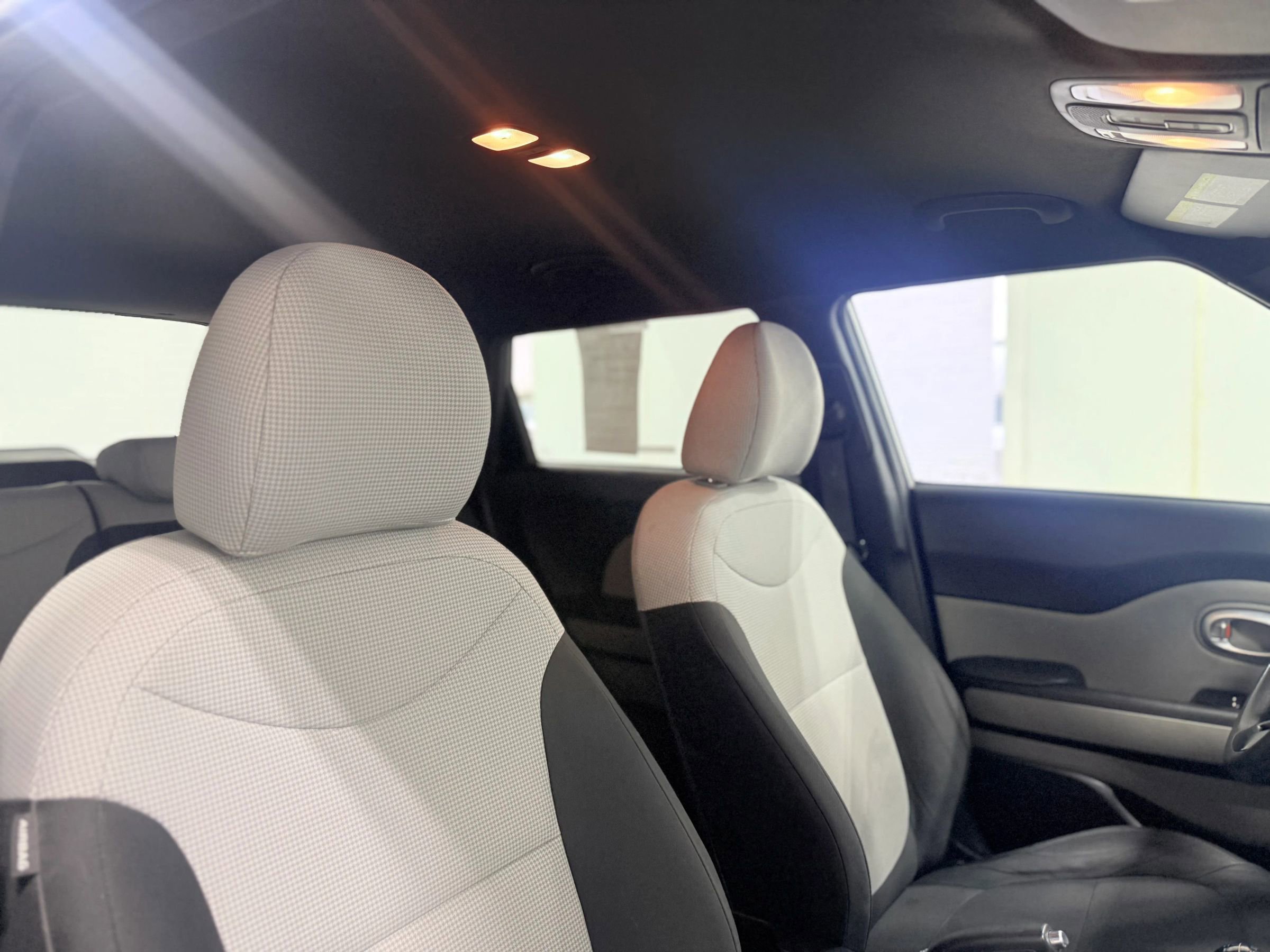 Used 2014 Kia Soul EV image 20