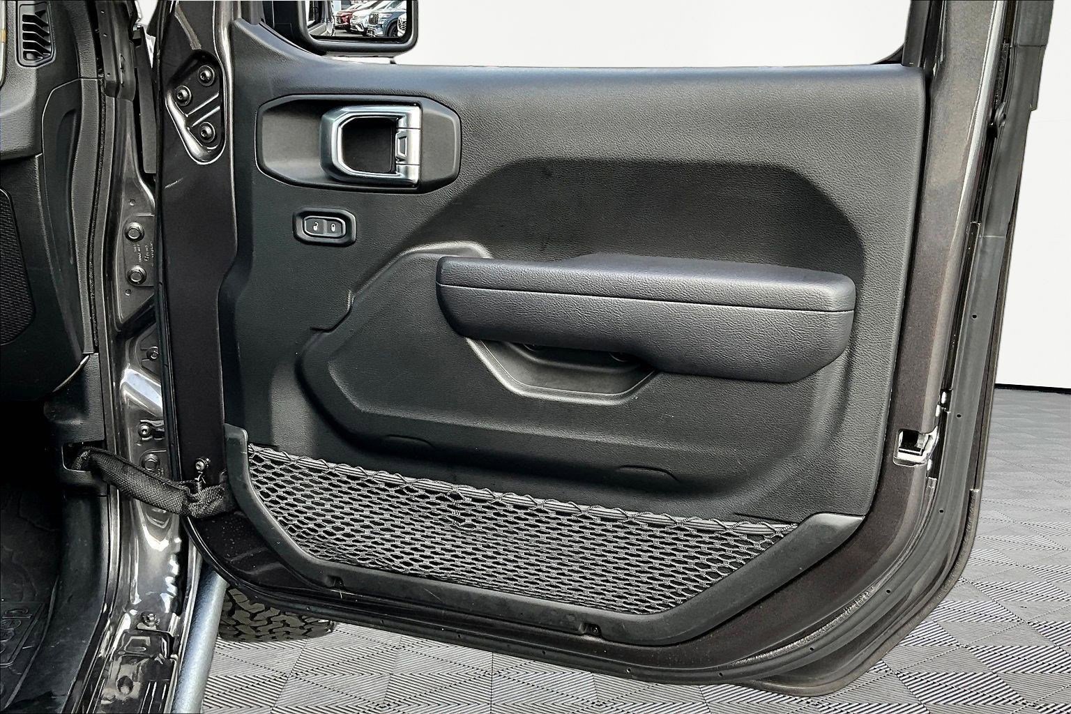 Used 2024 Jeep Wrangler Unlimited AWD/4WD image 26