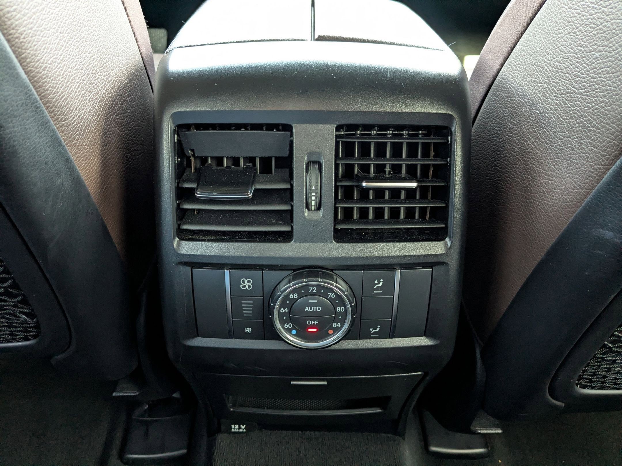 Used 2016 Mercedes-Benz GL 550 4MATIC image 28