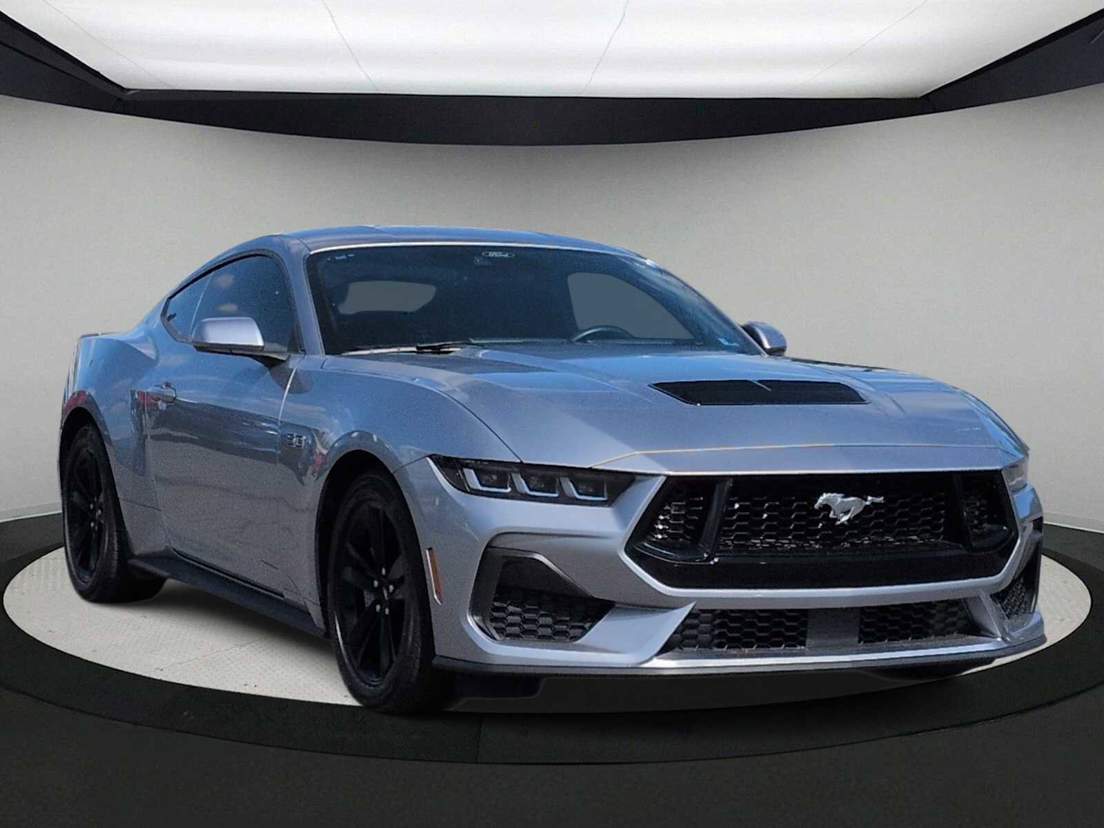 Used 2024 Ford Mustang GT RWD image 2