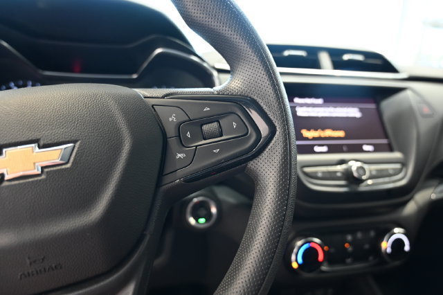 Used 2023 Chevrolet TrailBlazer LT FWD image 24