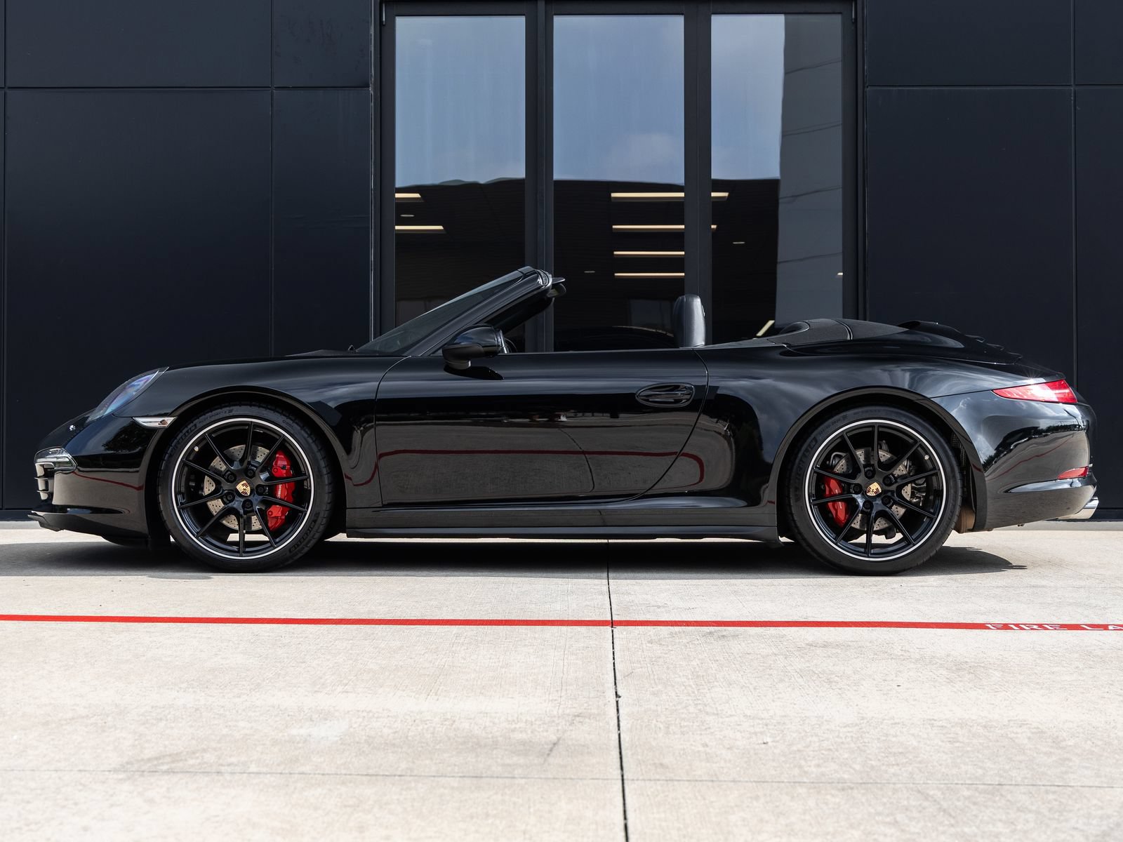 Certified 2013 Porsche 911 Carrera 4S AWD/4WD image 2