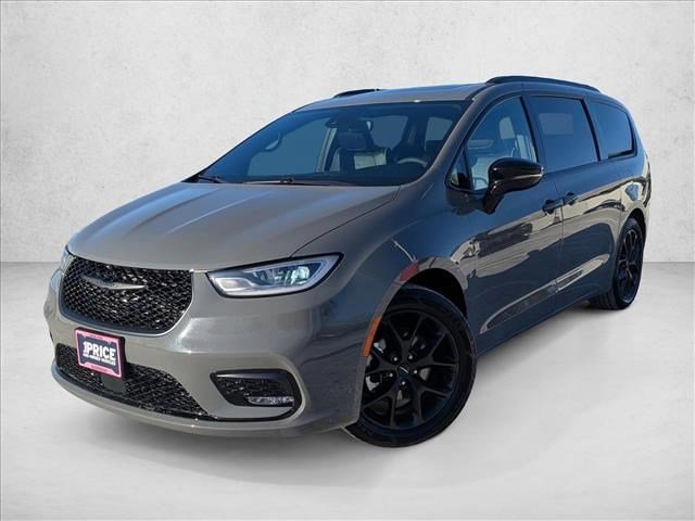 Used 2025 Chrysler Pacifica Limited