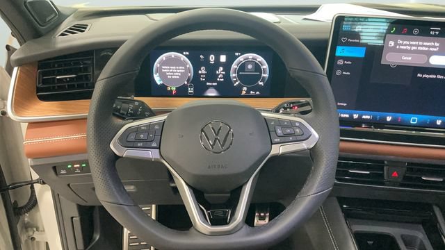 New 2026 Volkswagen Tiguan SEL R-Line AWD/4WD image 16