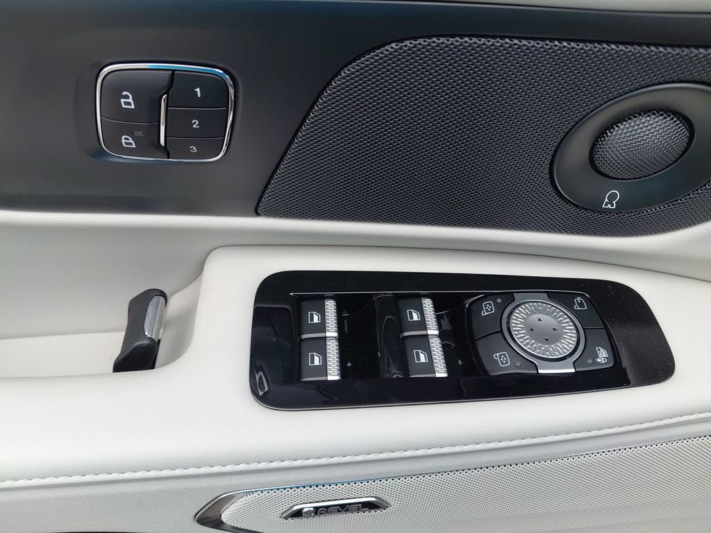 New 2026 Lincoln Nautilus Reserve w/ Jet Appearance Package AWD/4WD image 14