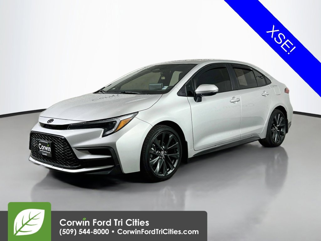 Used 2025 Toyota Corolla XSE FWD image 5