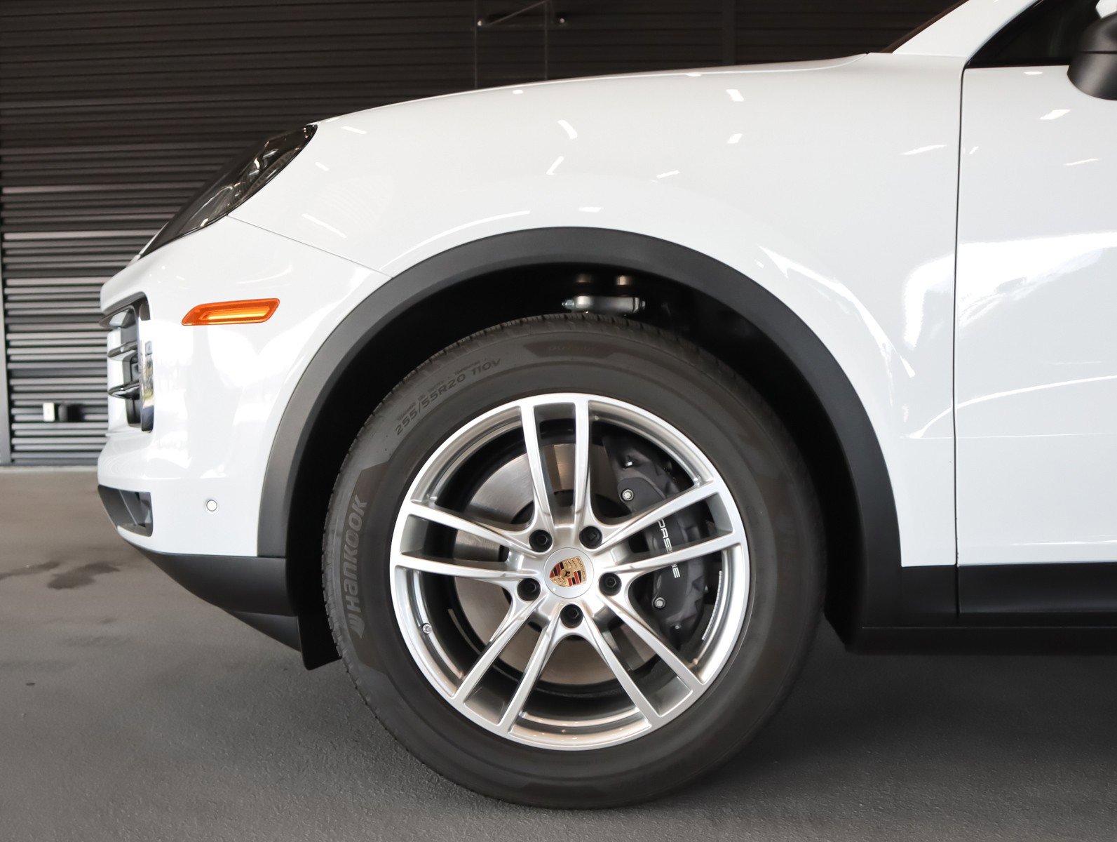 Certified 2025 Porsche Cayenne Coupe image 12