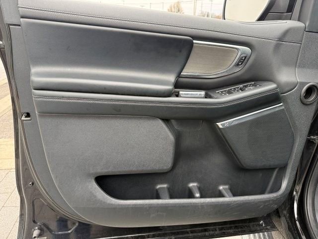 Used 2025 Ford Expedition Max Platinum image 11