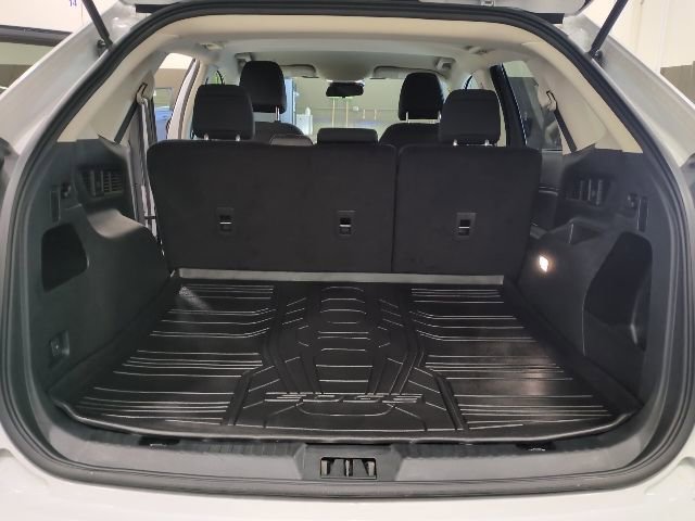 Used 2024 Ford Edge SE w/ Black Appearance Package image 20