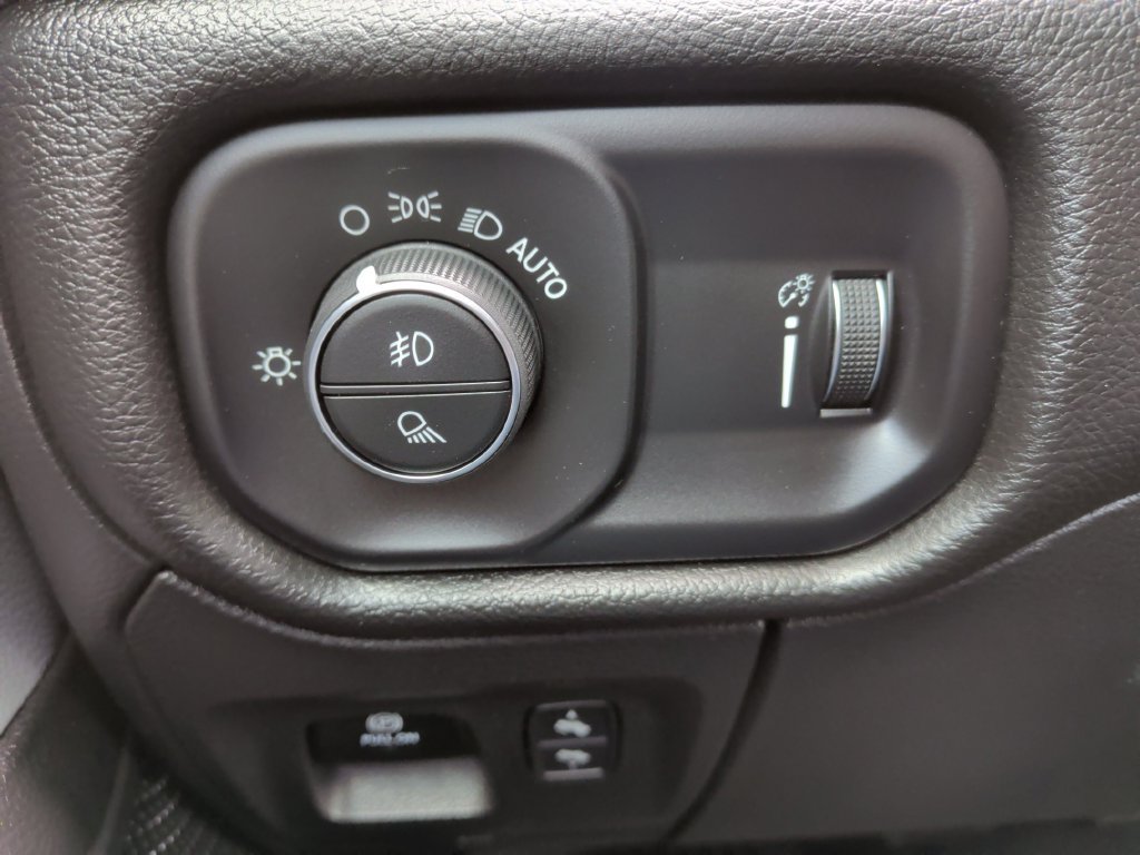 Used 2022 RAM 1500 Big Horn AWD/4WD image 29