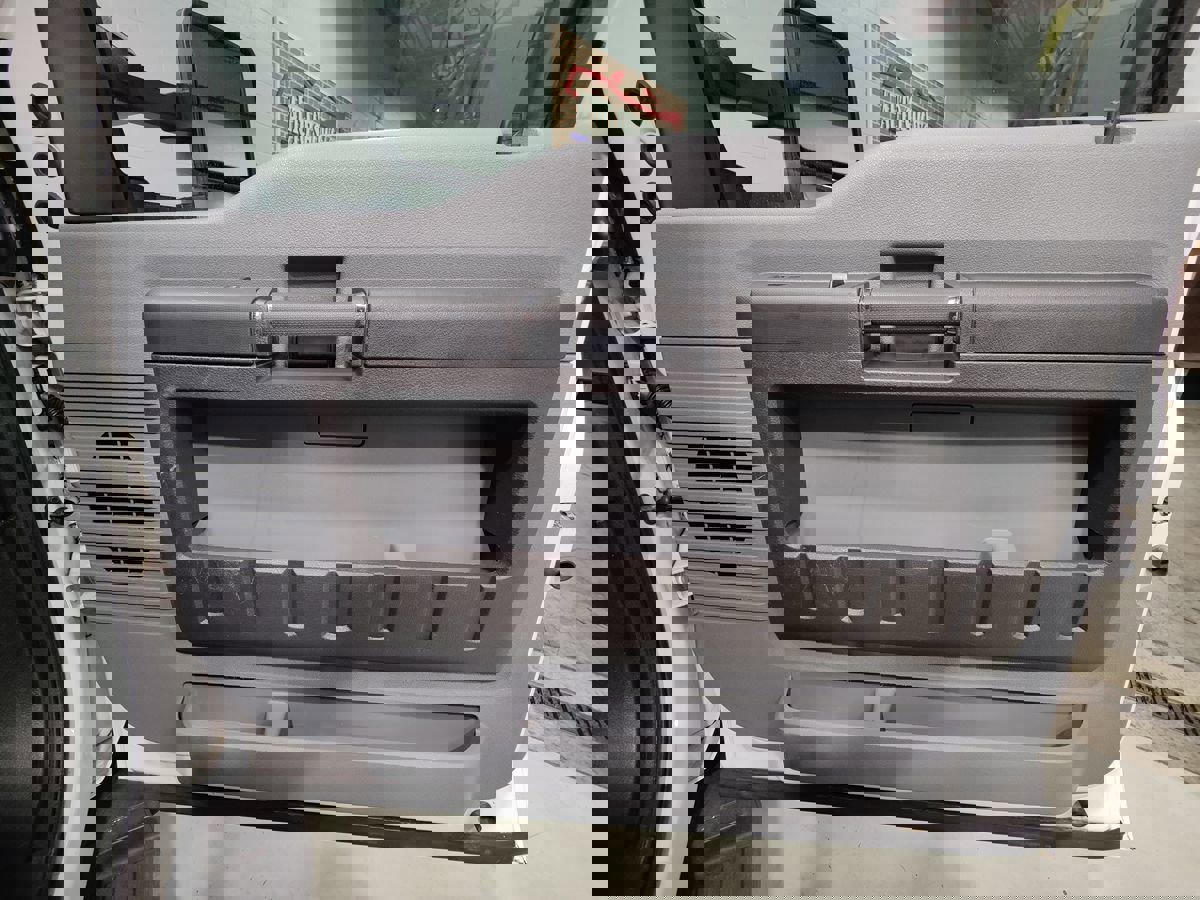 Used 2014 Ford F450 XL w/ Power Equipment Group image 17