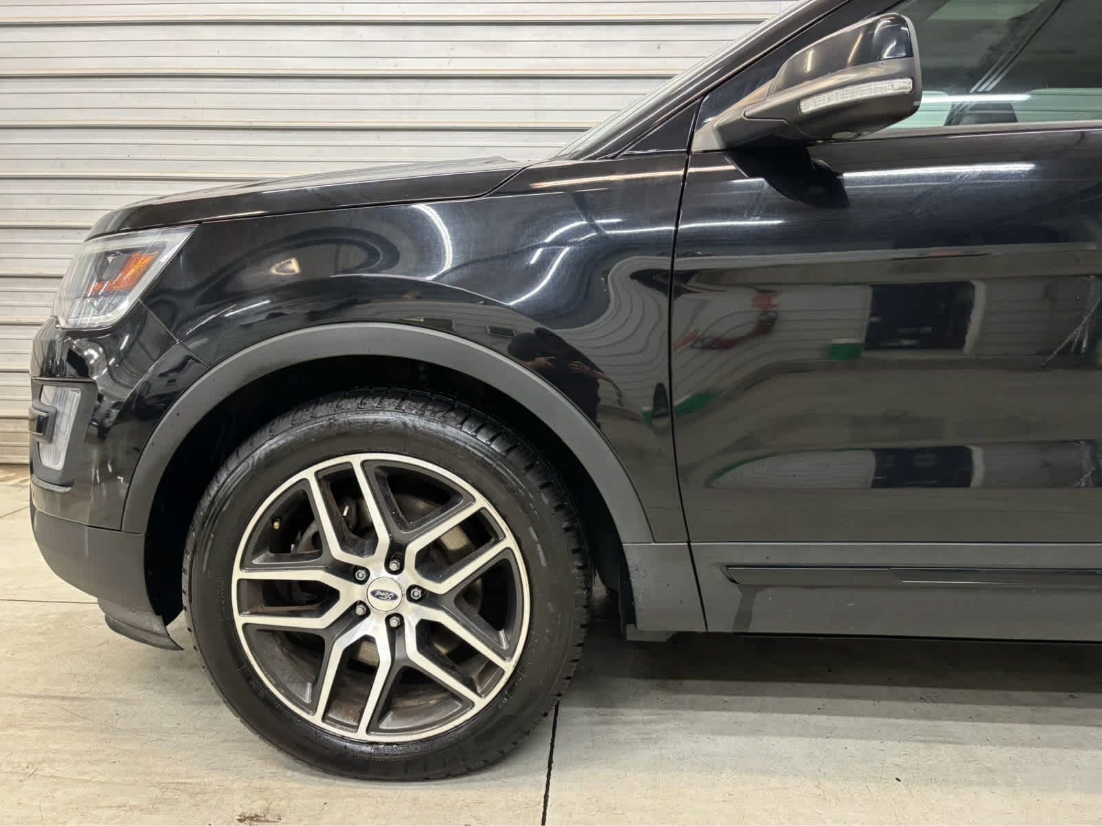 Used 2017 Ford Explorer Sport AWD/4WD image 4