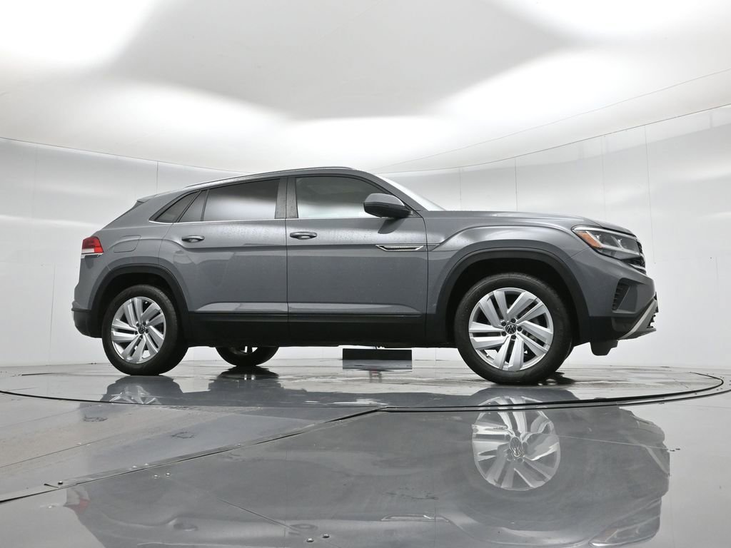 Used 2021 Volkswagen Atlas Cross Sport SE w/ Panoramic Sunroof Package image 4