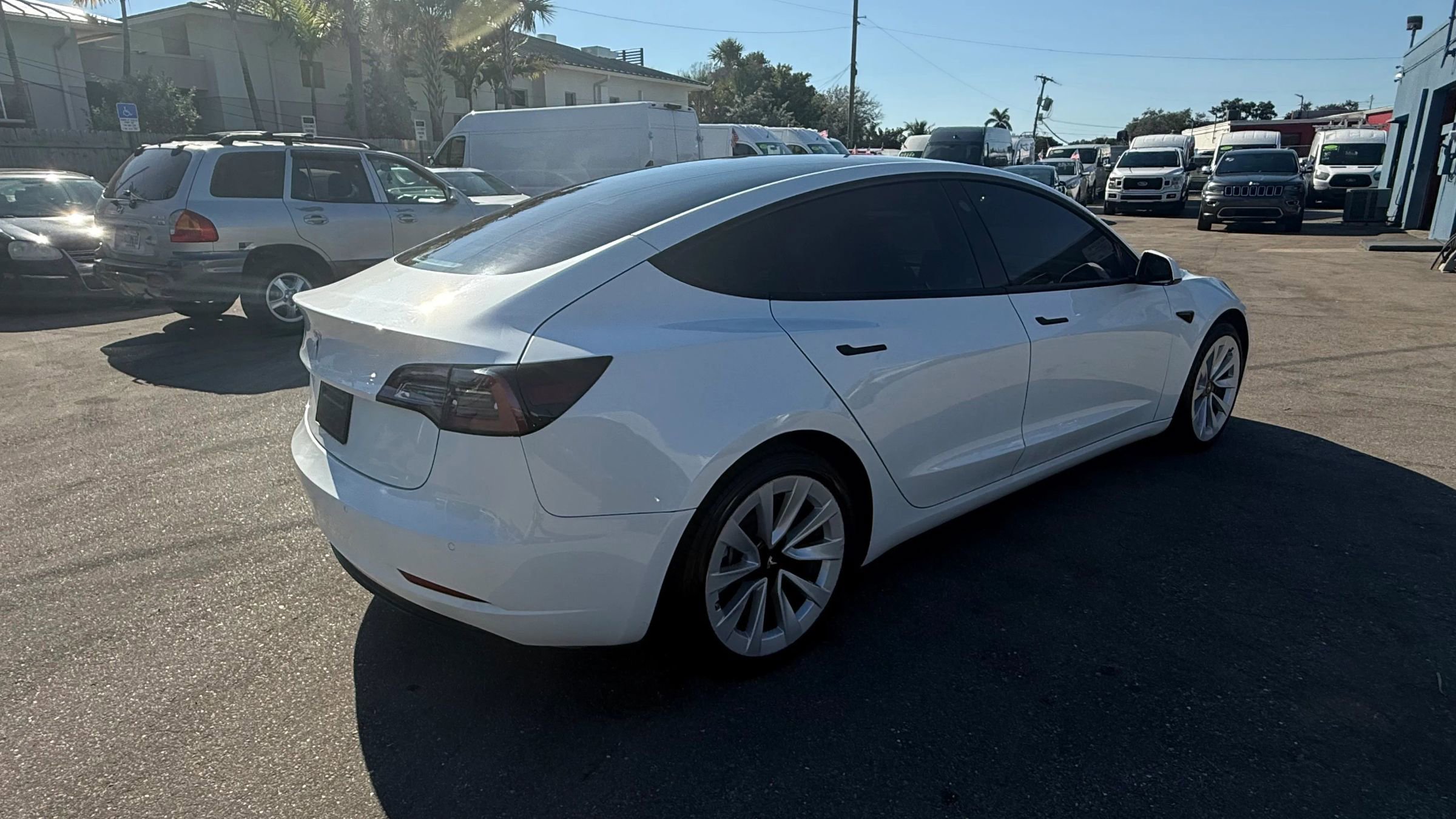 Used 2022 Tesla Model 3 Standard Range RWD image 6