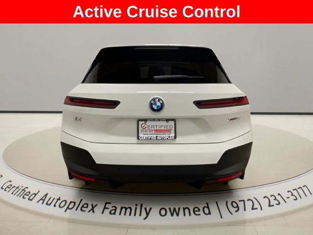 Used 2024 BMW iX xDrive50 w/ Premium Package AWD/4WD image 4