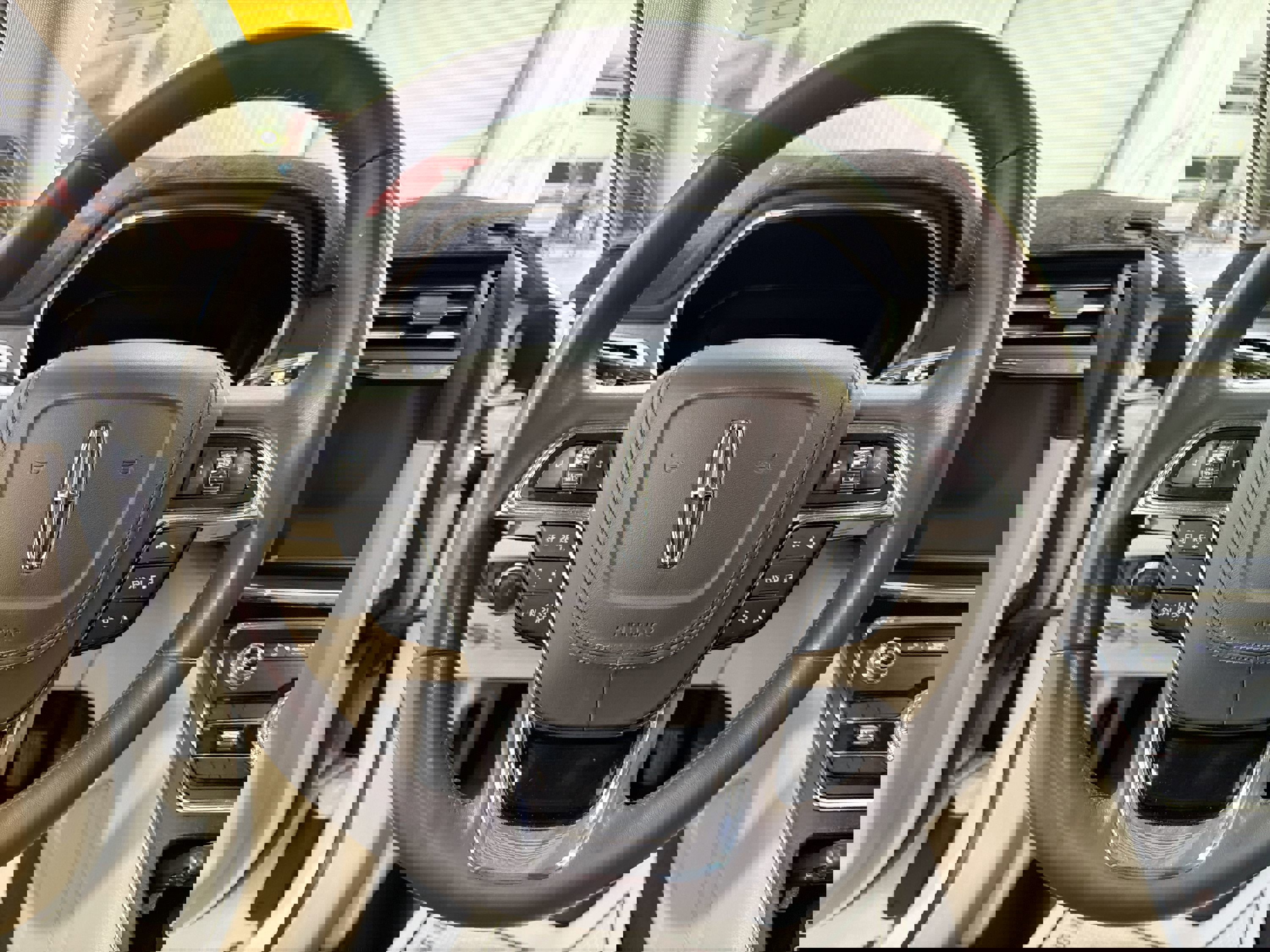 Used 2020 Lincoln Continental w/ Premium Package image 13