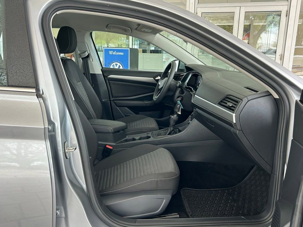Used 2022 Volkswagen Jetta S image 43