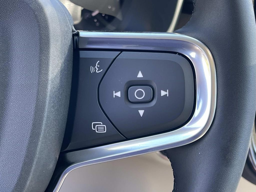 New 2026 Volvo XC40 B5 Plus w/ Protection Package Premier image 32