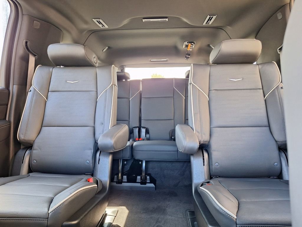 New 2026 Cadillac Escalade ESV Luxury w/ LPO, Radiant Package image 24