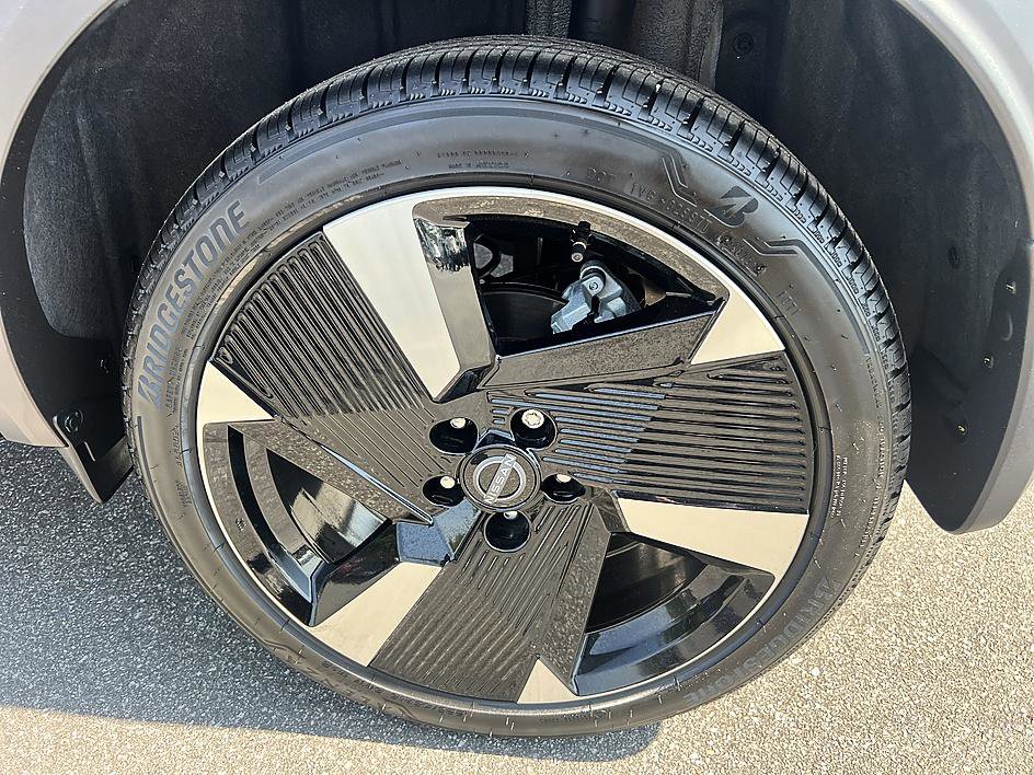 Certified 2026 Nissan Kicks SR FWD image 10
