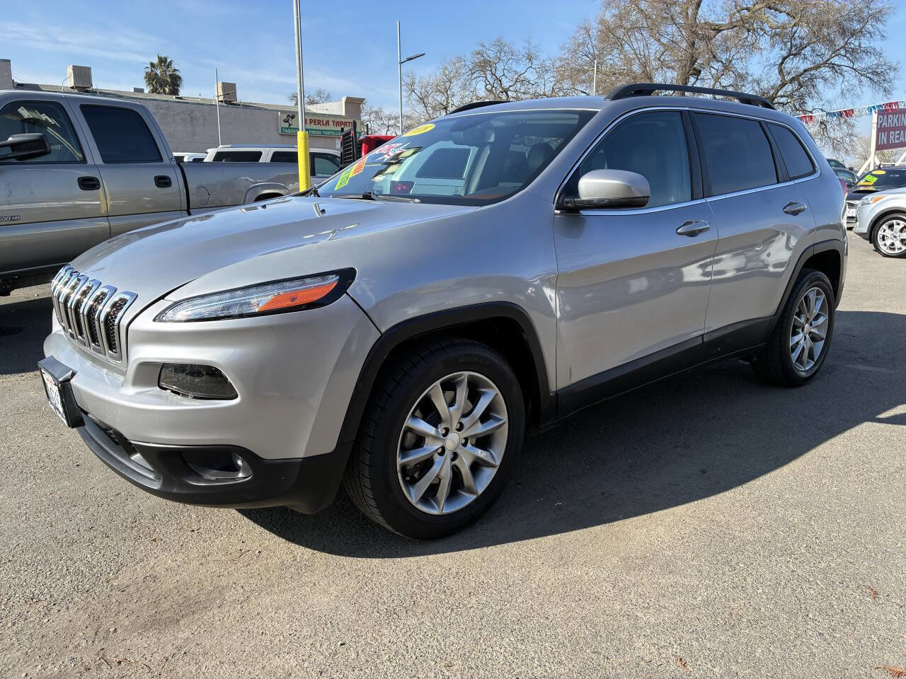 Used 2018 Jeep Cherokee Limited image 1