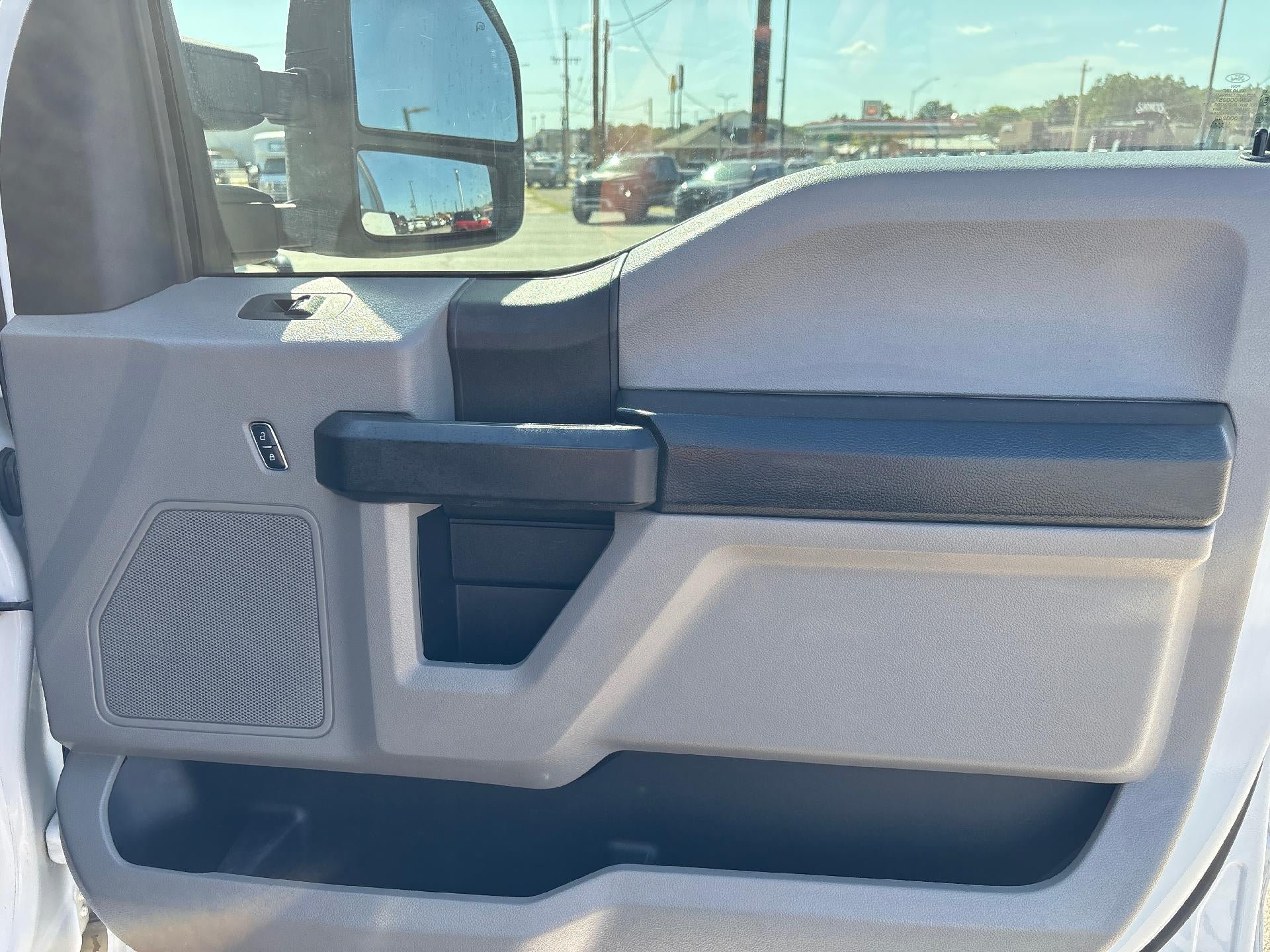 Used 2017 Ford F350 XL w/ Power Equipment Group AWD/4WD image 9