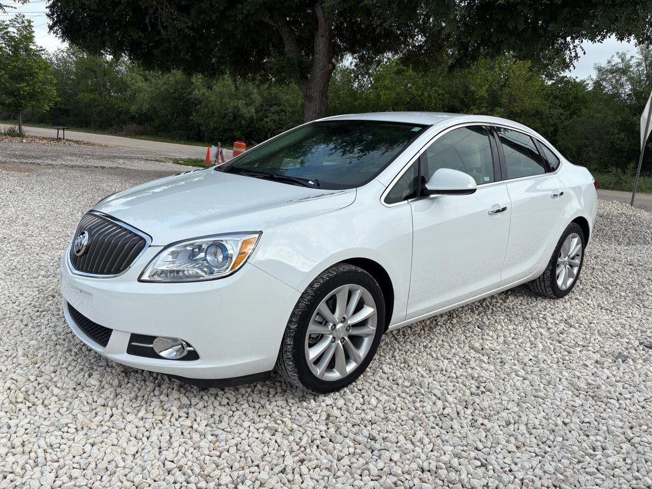 Used 2013 Buick Verano FWD image 13