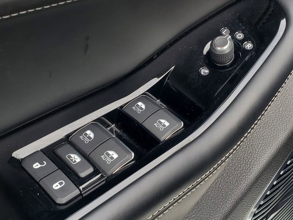 Used 2022 Jeep Grand Cherokee Overland image 14