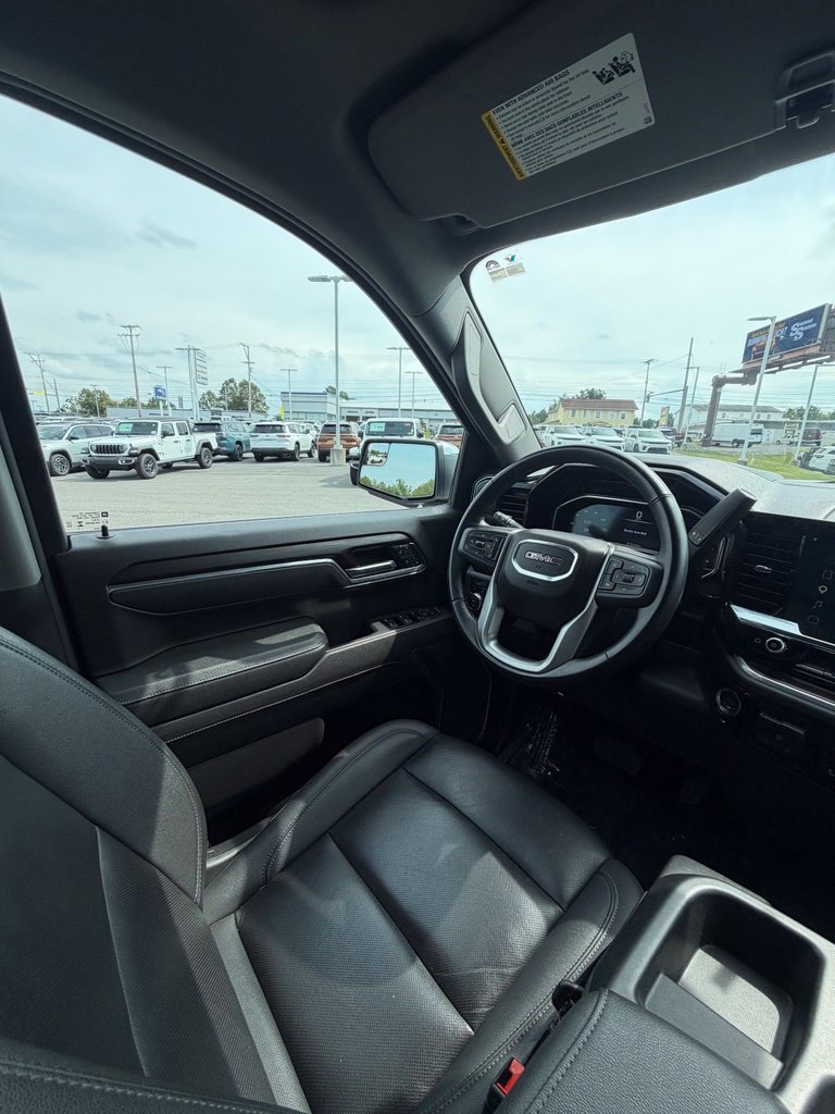 Used 2025 GMC Sierra 1500 SLT AWD/4WD image 14