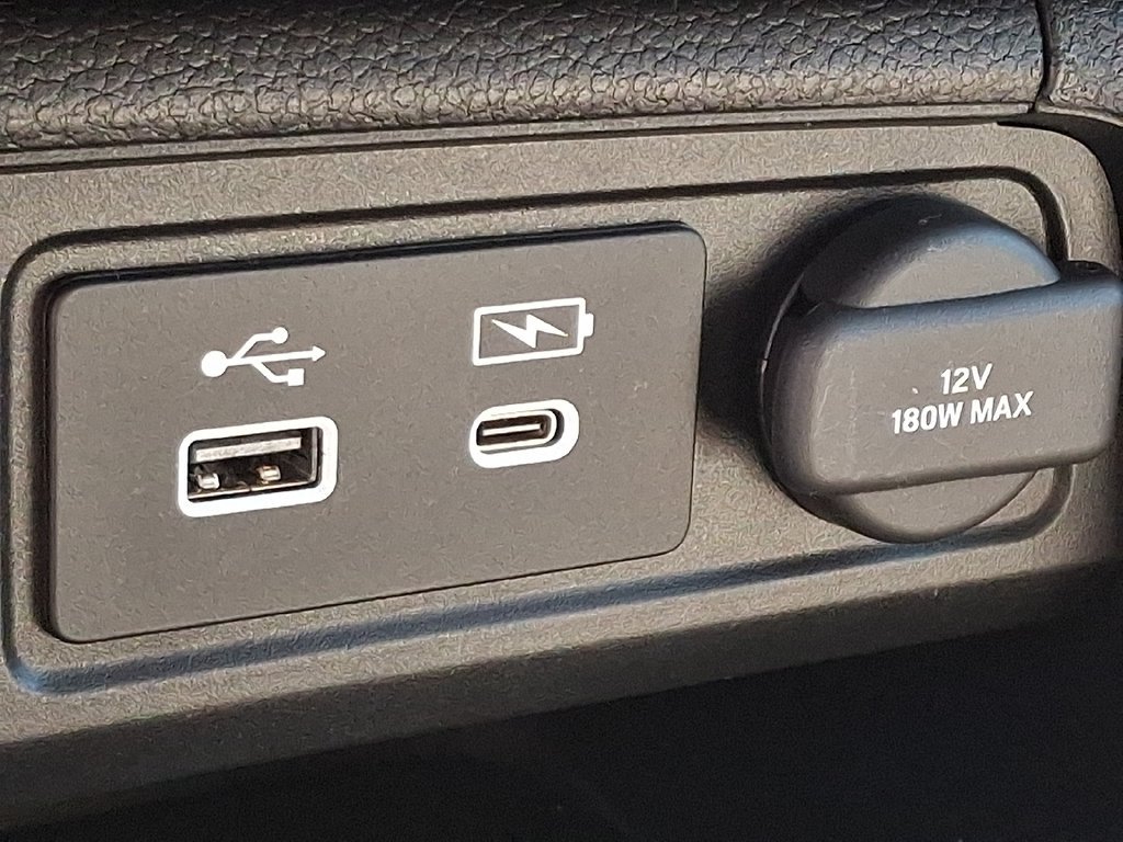 Used 2025 Honda Pilot Elite image 25