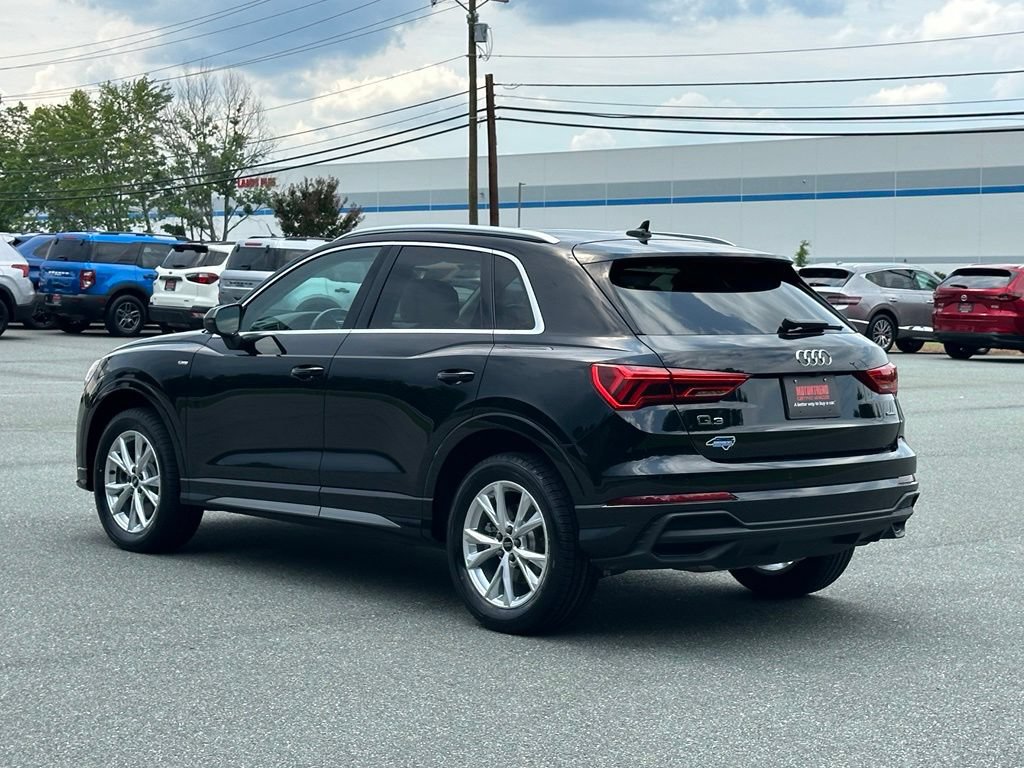 Used 2023 Audi Q3 2.0T Premium w/ Convenience Package AWD/4WD image 4