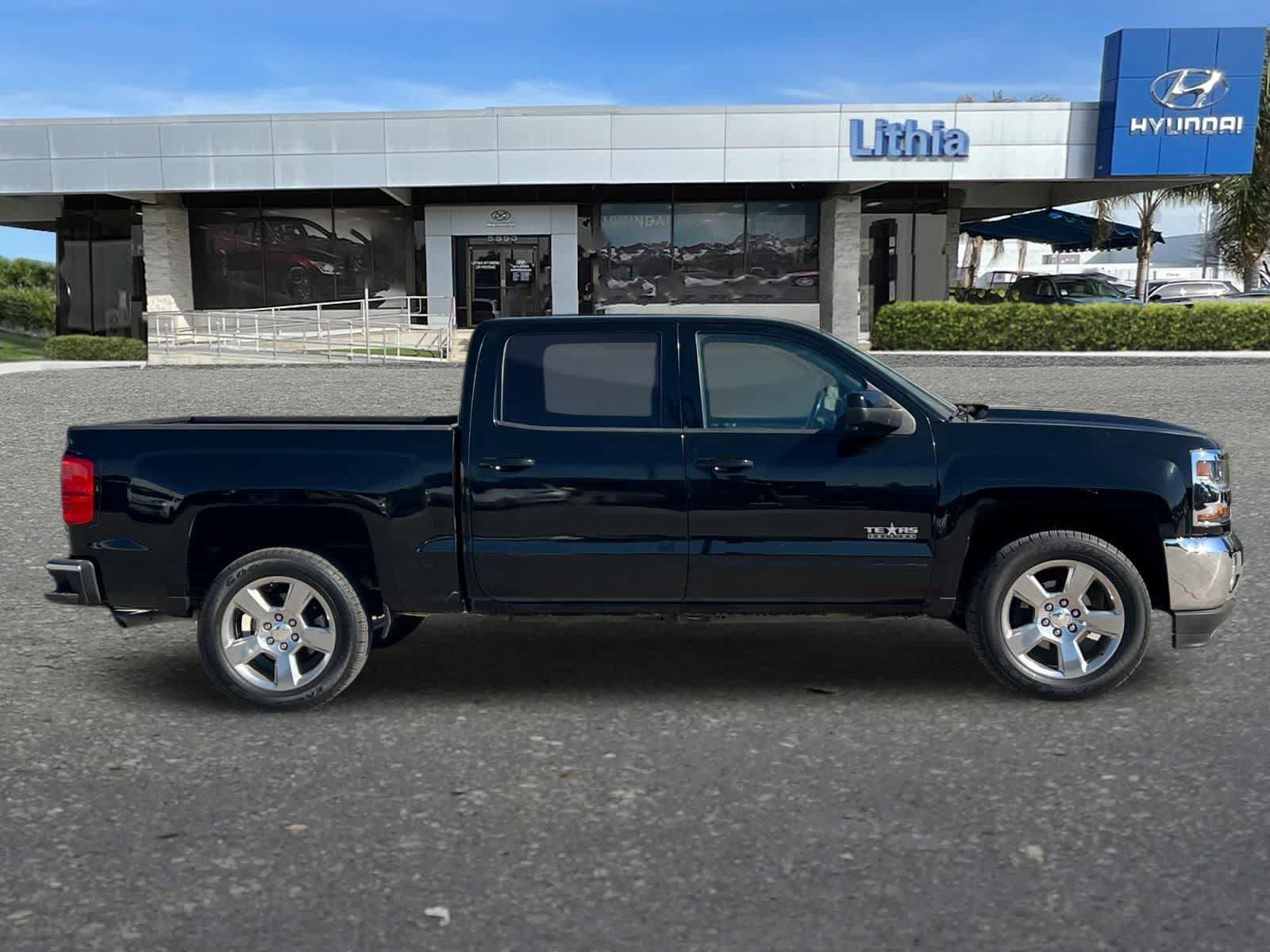 Used 2018 Chevrolet Silverado 1500 LT w/ Texas Edition RWD image 9