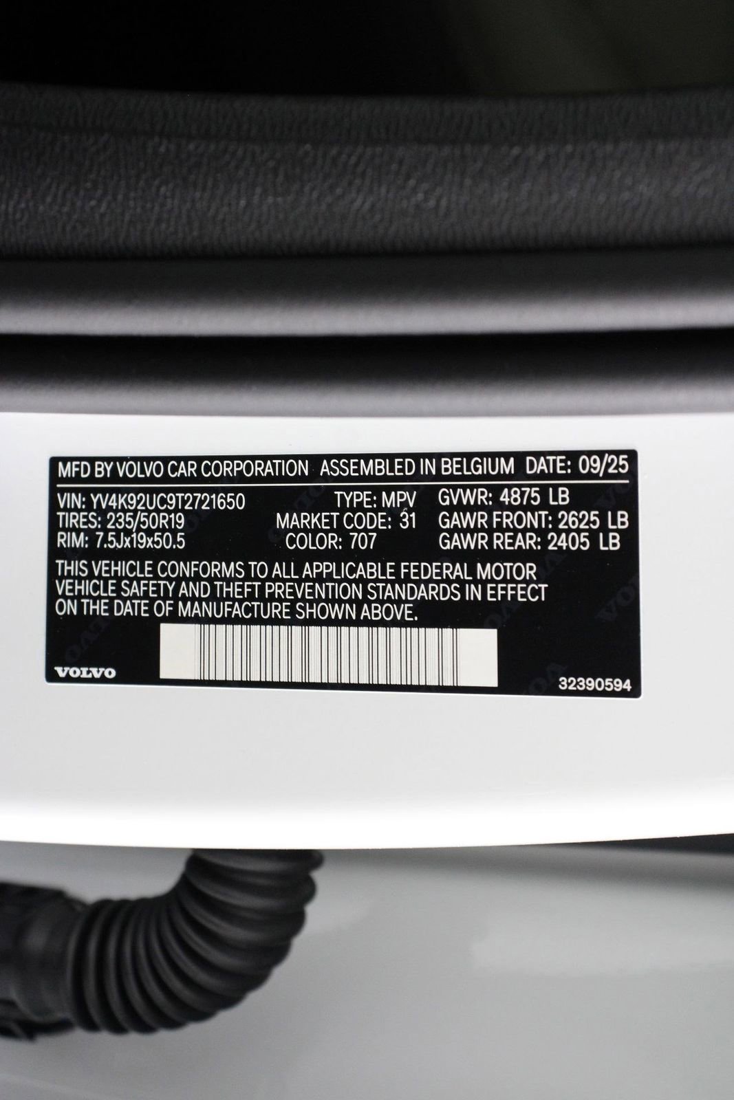 New 2026 Volvo XC40 B4 Plus w/ Climate Package image 17