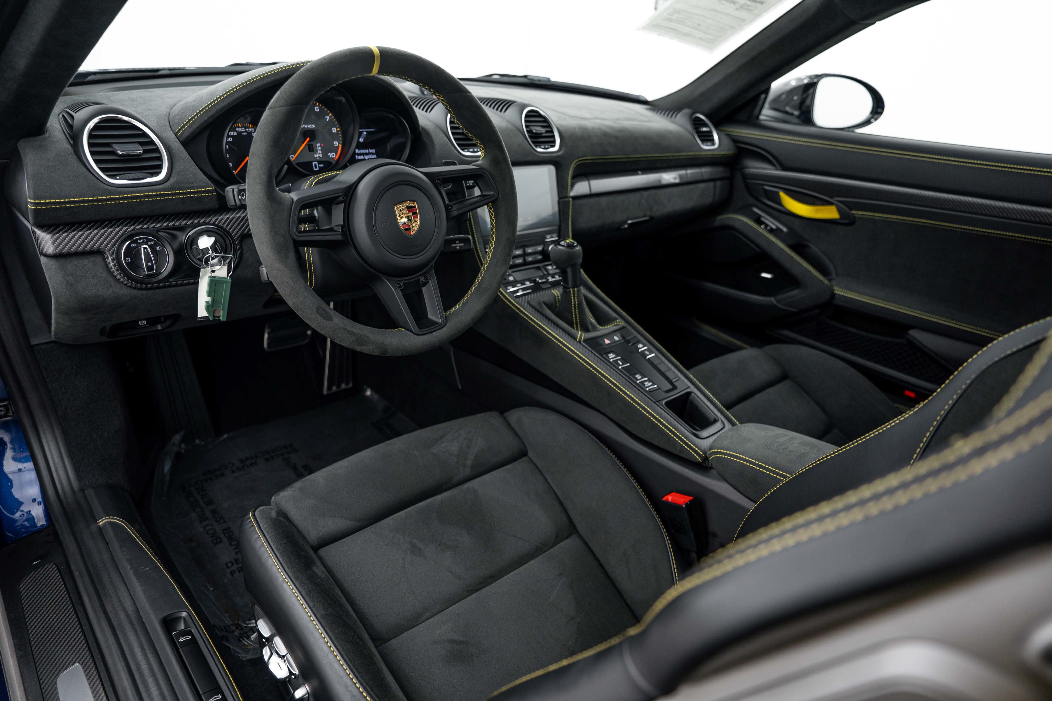 Certified 2025 Porsche 718 Cayman GT4 RS RWD image 4