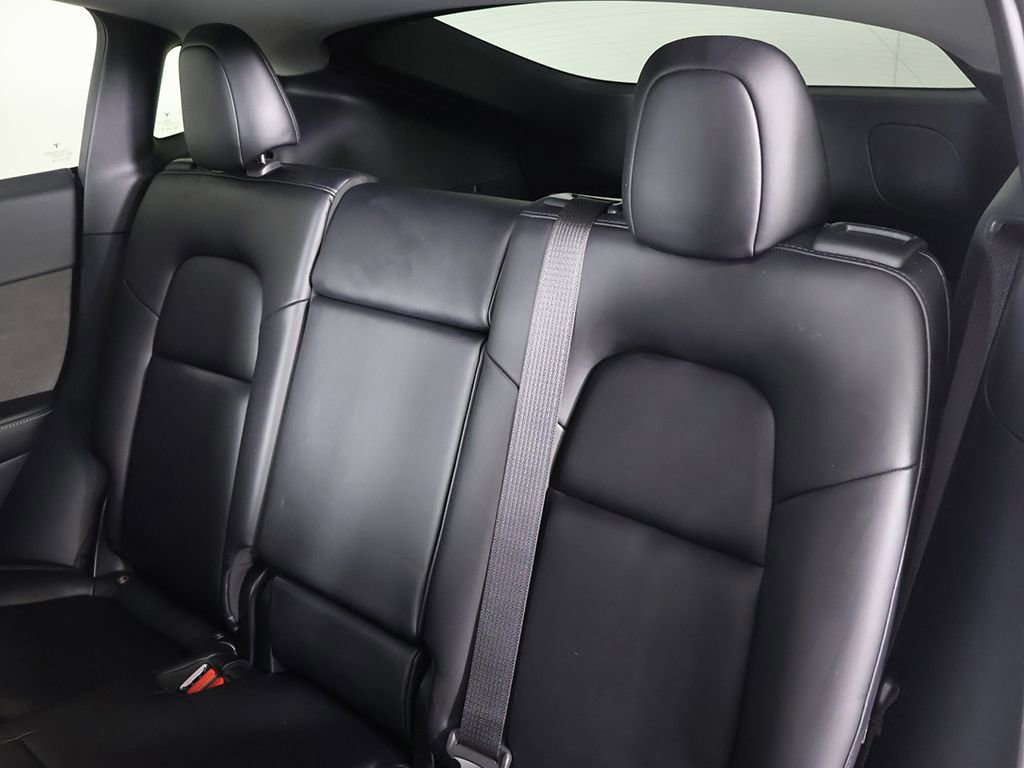 Used 2020 Tesla Model Y Long Range image 34