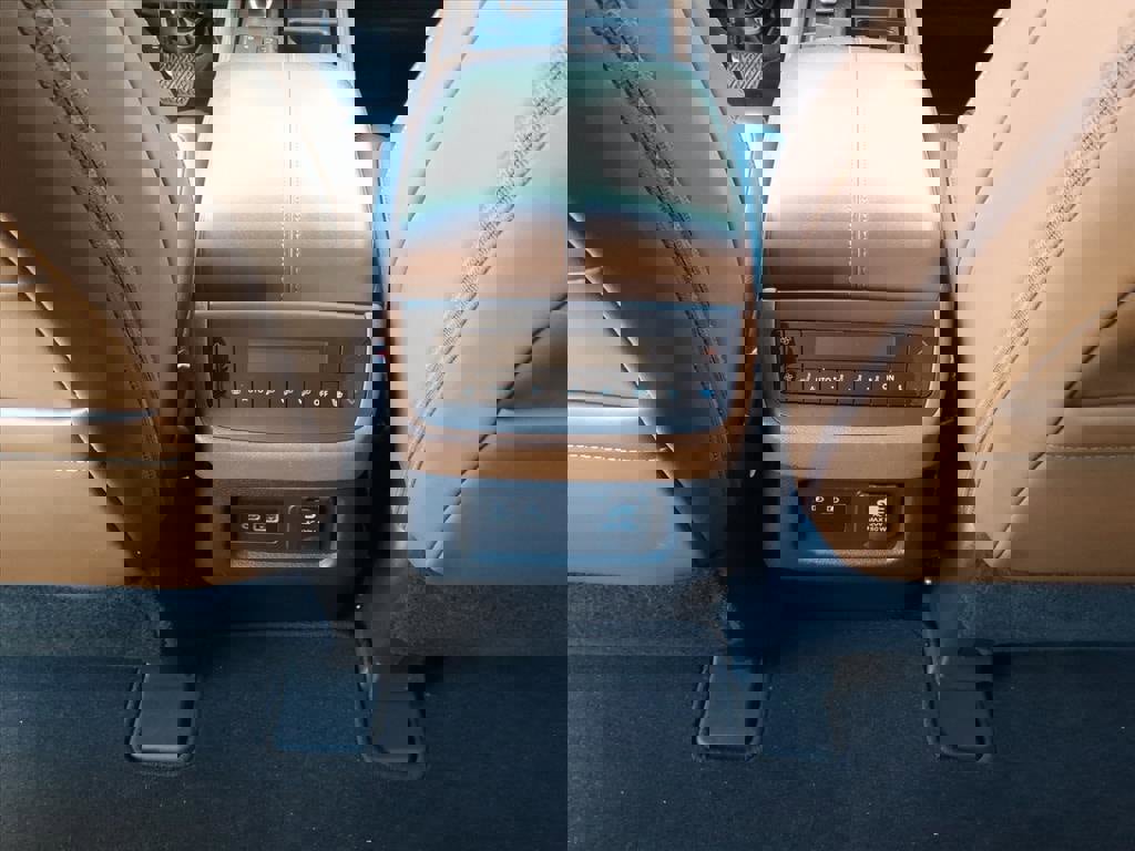 Used 2023 Nissan Pathfinder Platinum image 7