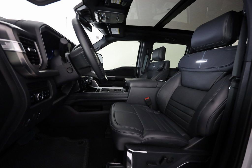 Used 2025 Ford F250 Platinum image 17