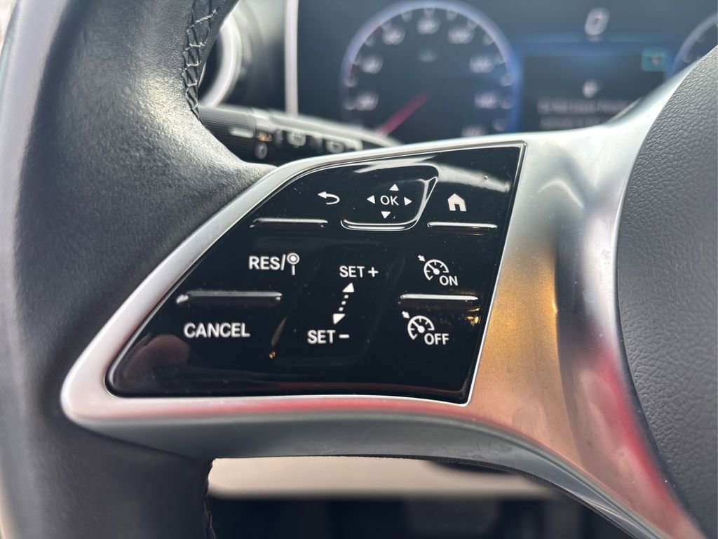 Used 2023 Mercedes-Benz GLC 300 image 29