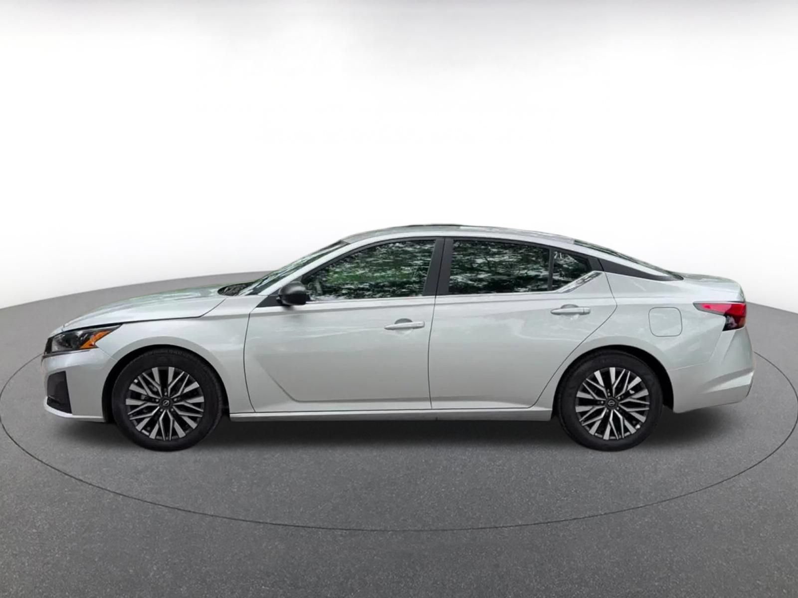 Used 2026 Nissan Altima 2.5 SV FWD image 9